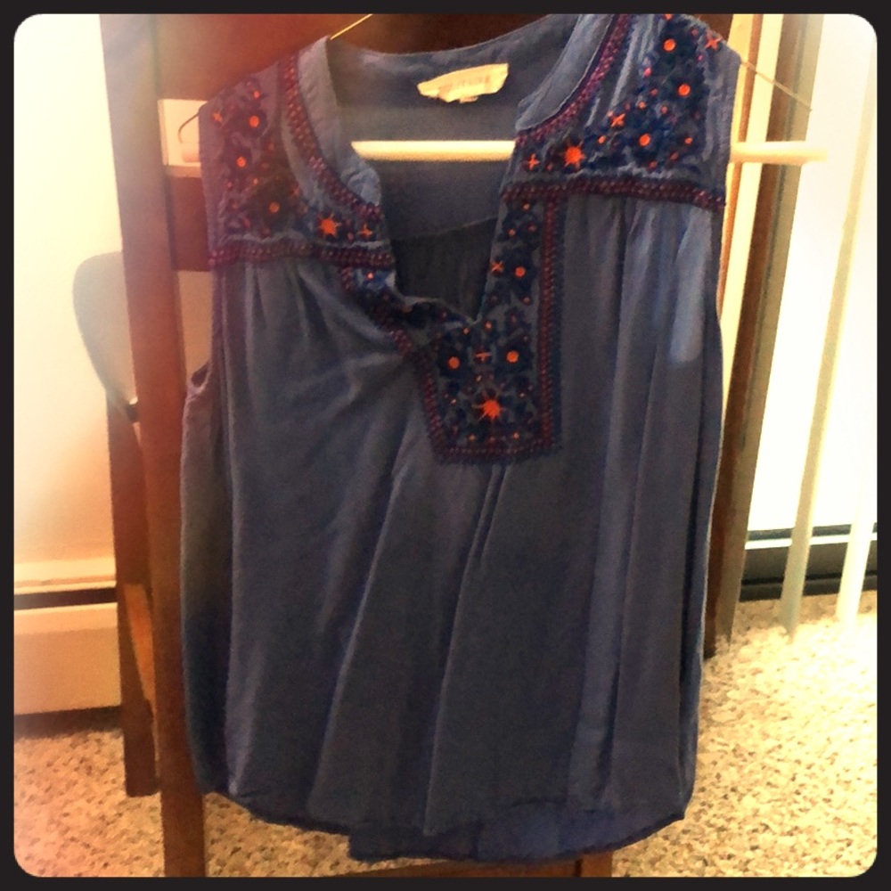 Tank blue with design